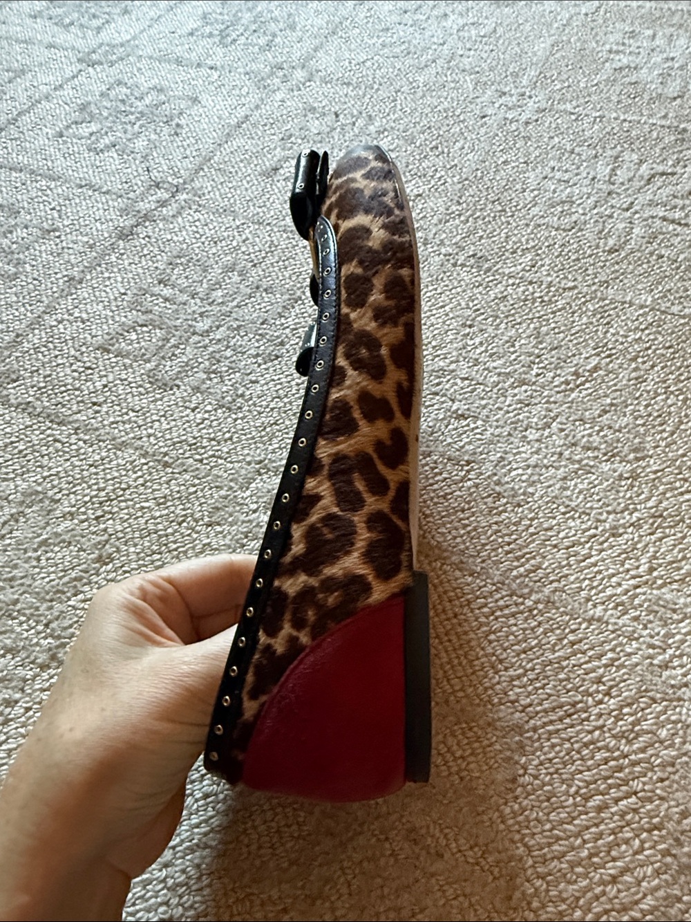 Ferragamo Varina Rare 6.5 Leopard Print Bow Toe Ballet Flats in Black & Burgundy - Picture 4 of 12